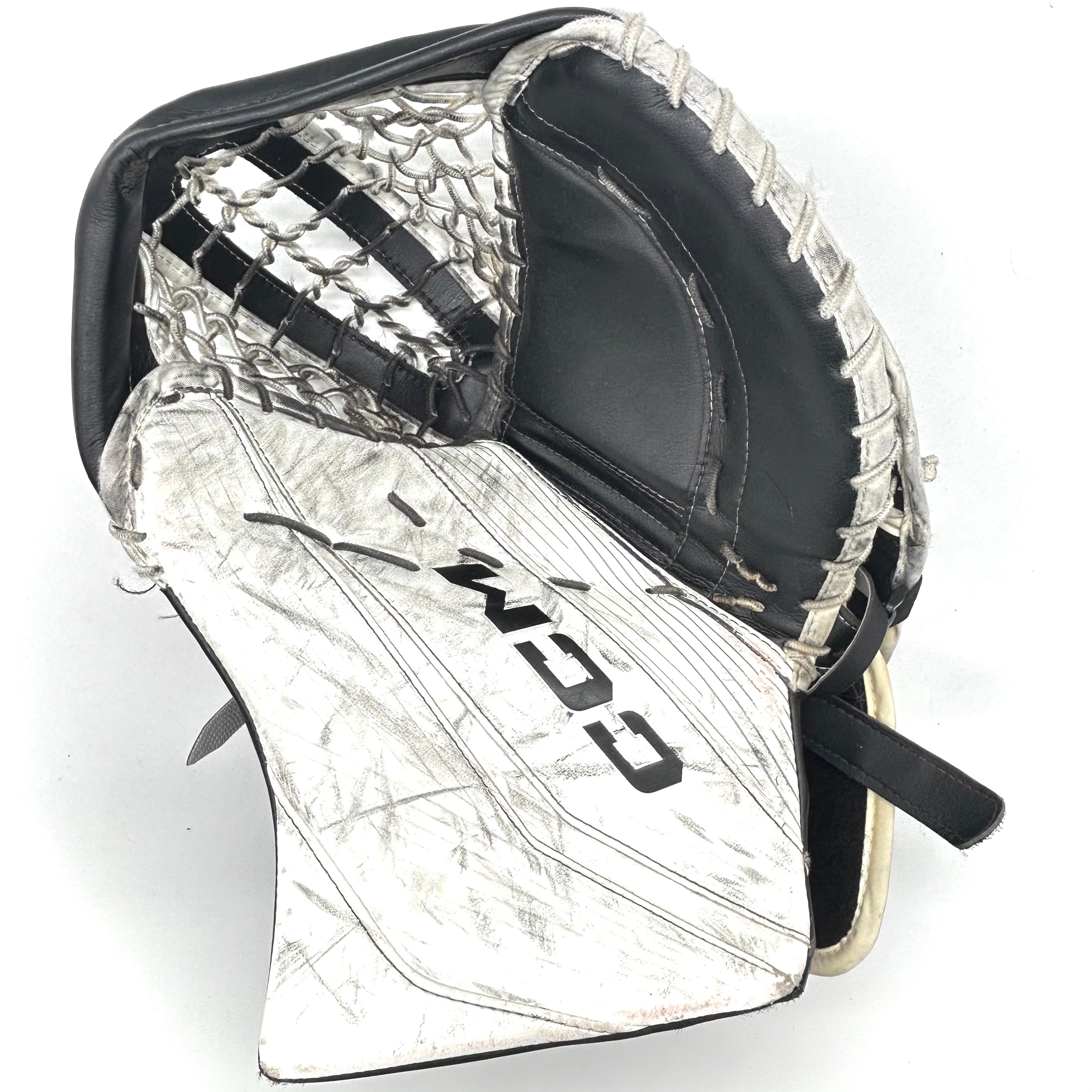 CCM Extreme Flex 6 - Used Pro Stock Goalie Glove (White/Black) #2